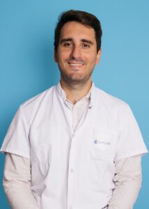 portrait_geoffrey-pastor_ophtalomologiste_clinique-des-yeux-bordeaux-214x300